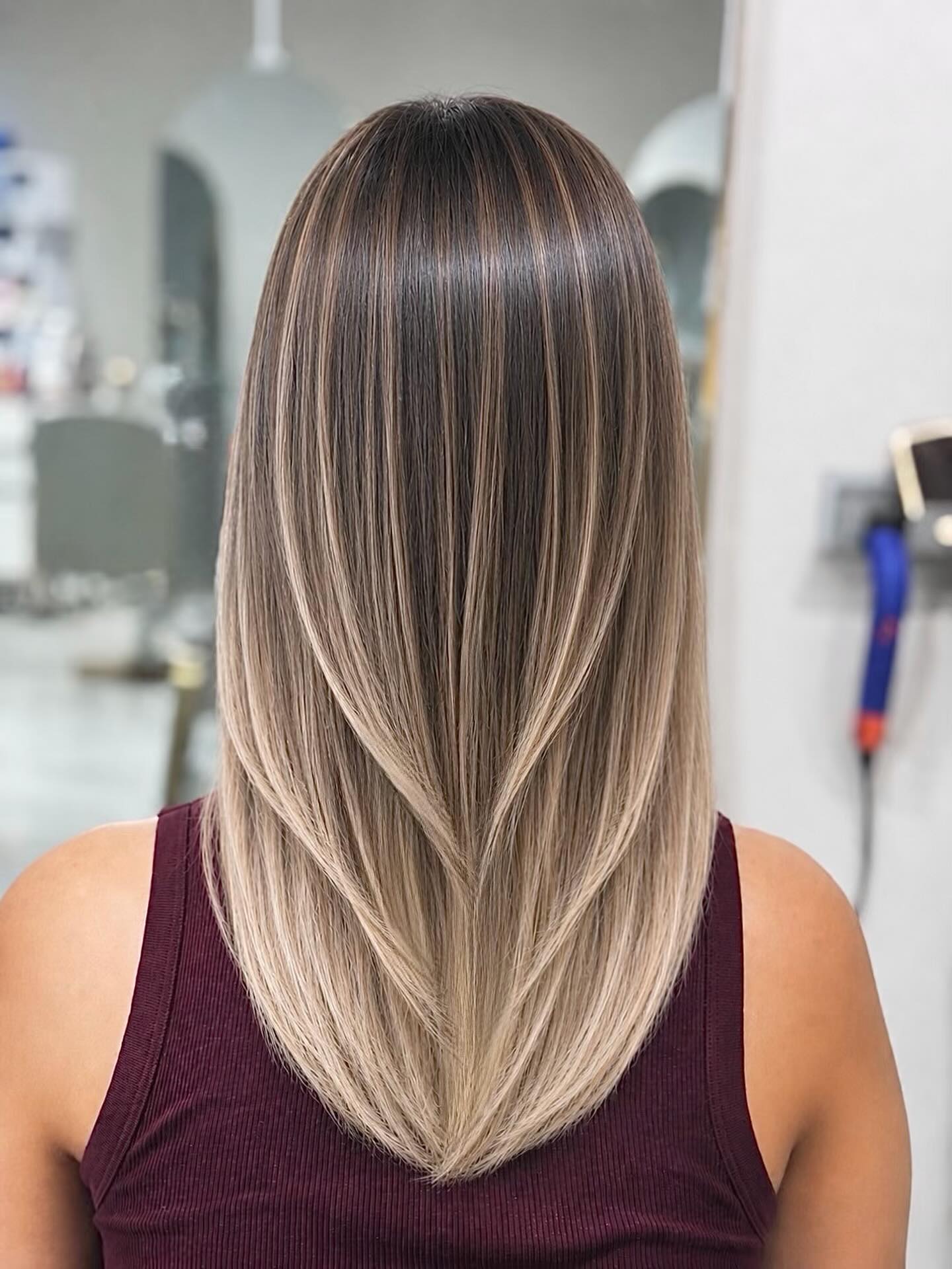 Straight Brunette Hair with Balayage Highlights To Show the Core Distinction Between Techniques