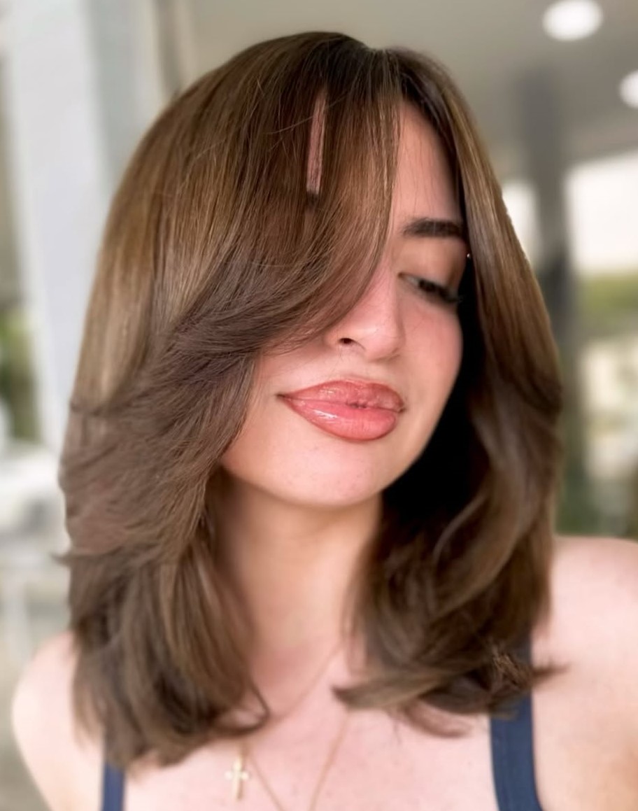Shoulder-Length Bob with Face-Framing Layers