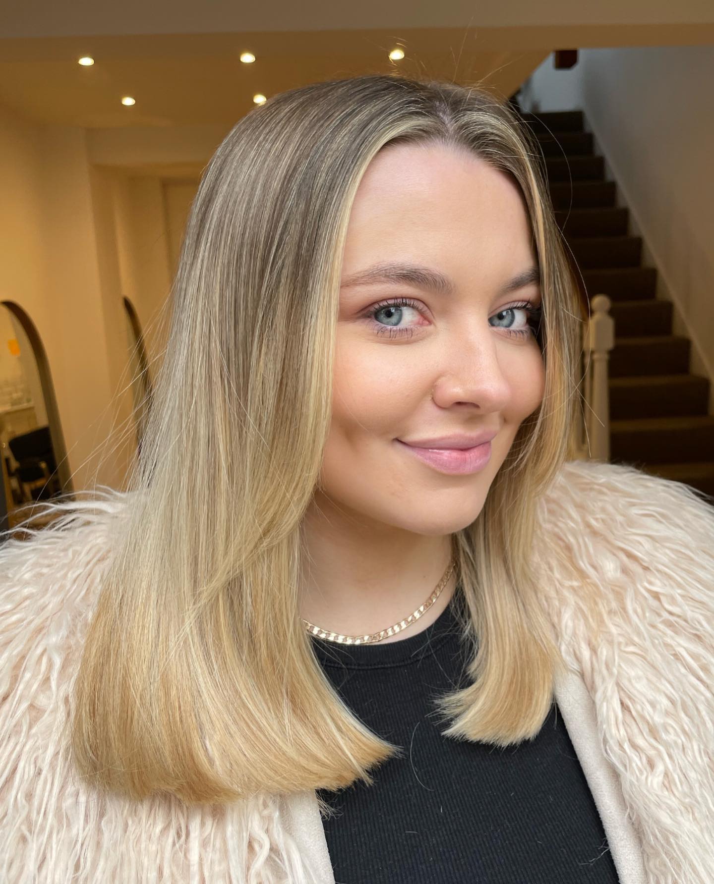 Straight Bronde Medium Haircut with Soft Face-Framing Blonde Layers