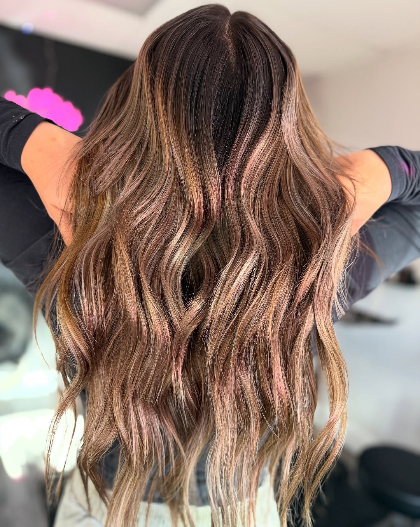 Brunettes Gain Dimension Without Lightening