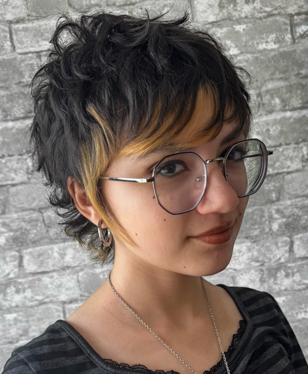 Razor-Cut Textured Crop with Lifted Crown