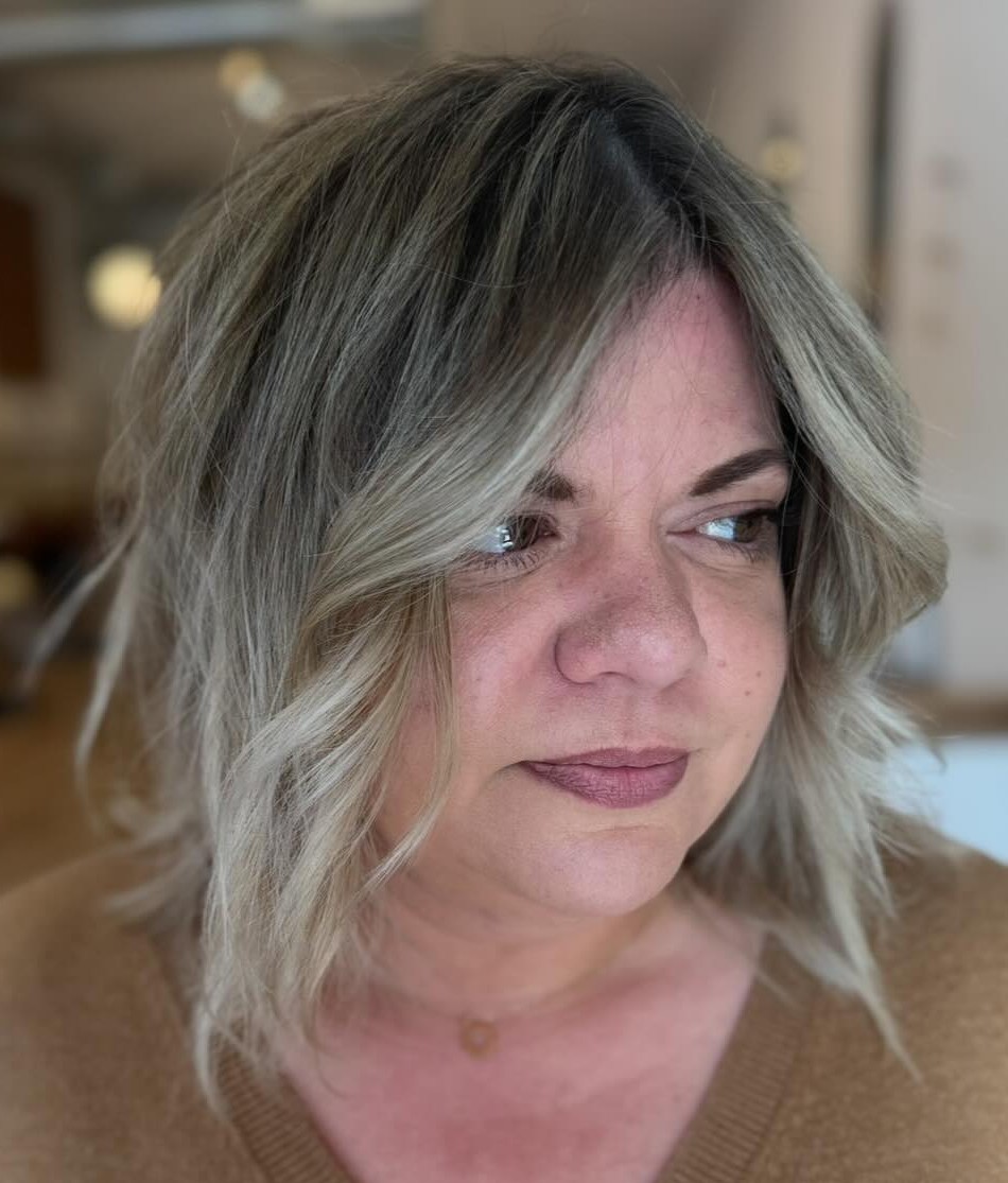 Texturized Shaggy Bob Haircut for Women with Round Faces