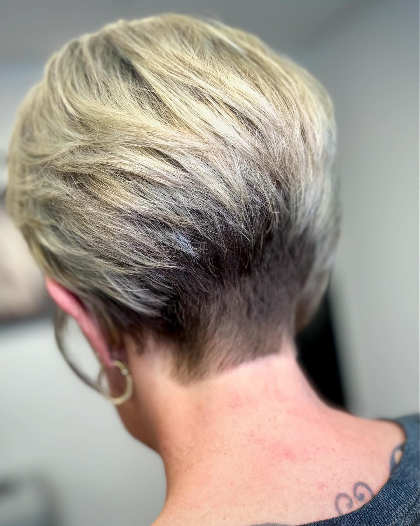 Stacked Bob Haircut Consultation and Virtual Try-On Quiz