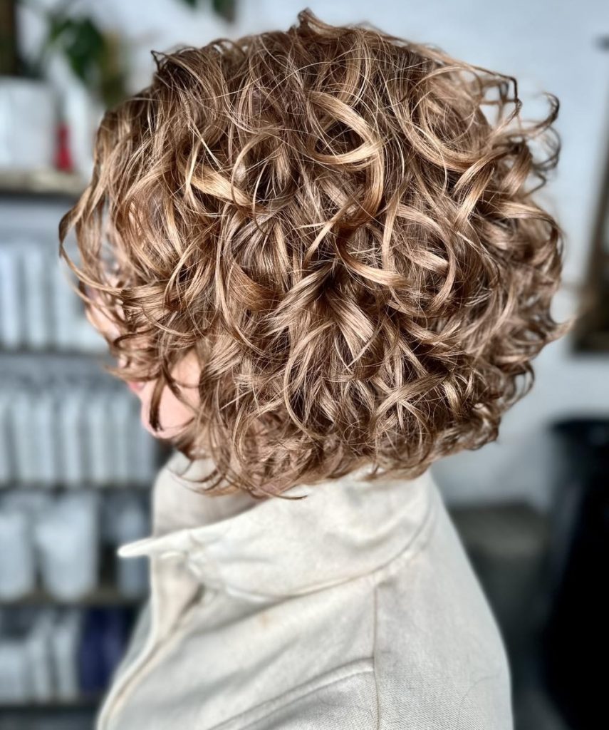 Rounded Curly Bob Haircut for Soft Volume and Balanced Shape