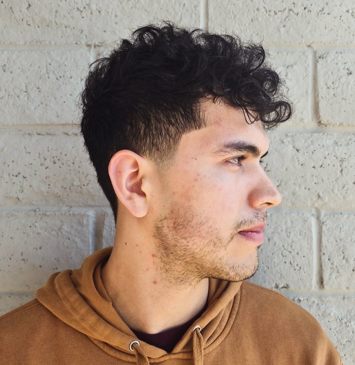 Low Taper Curly Fringe