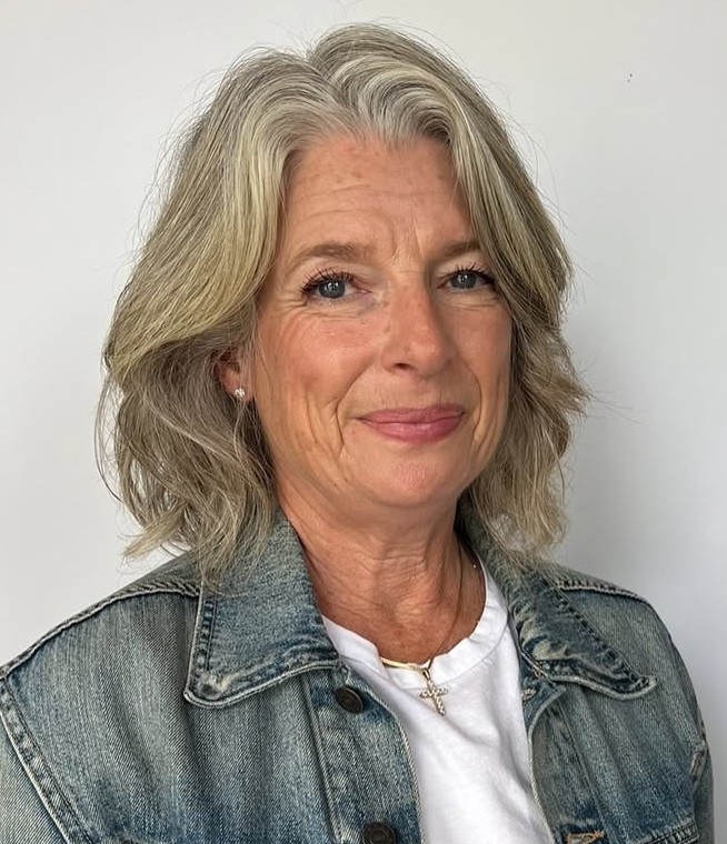 Shoulder Length Wavy Grey Haircut for Women Over 60
