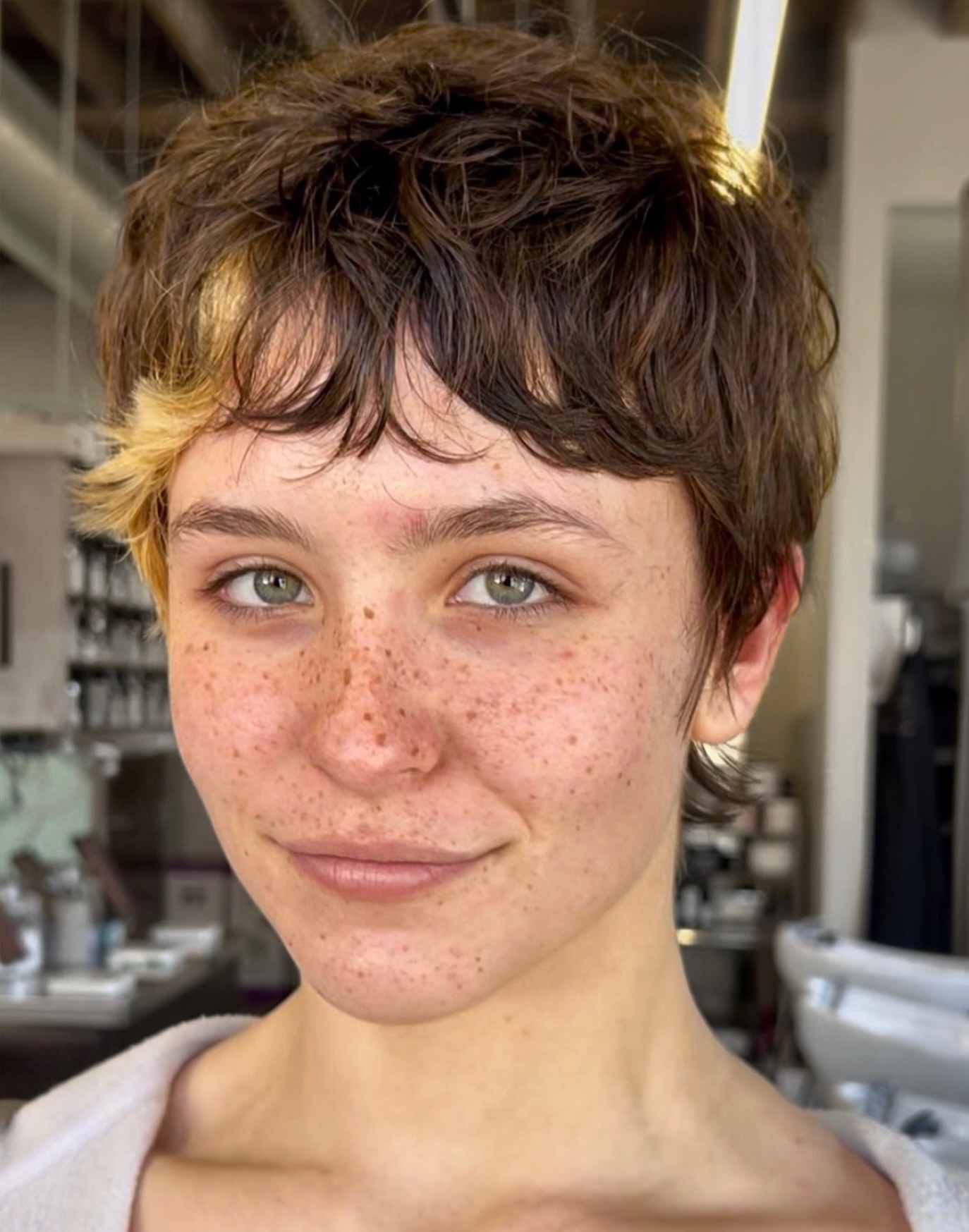 Textured Pixie Cut Reference Photo During a Salon Consultation - How to Communicate with Hairstylist