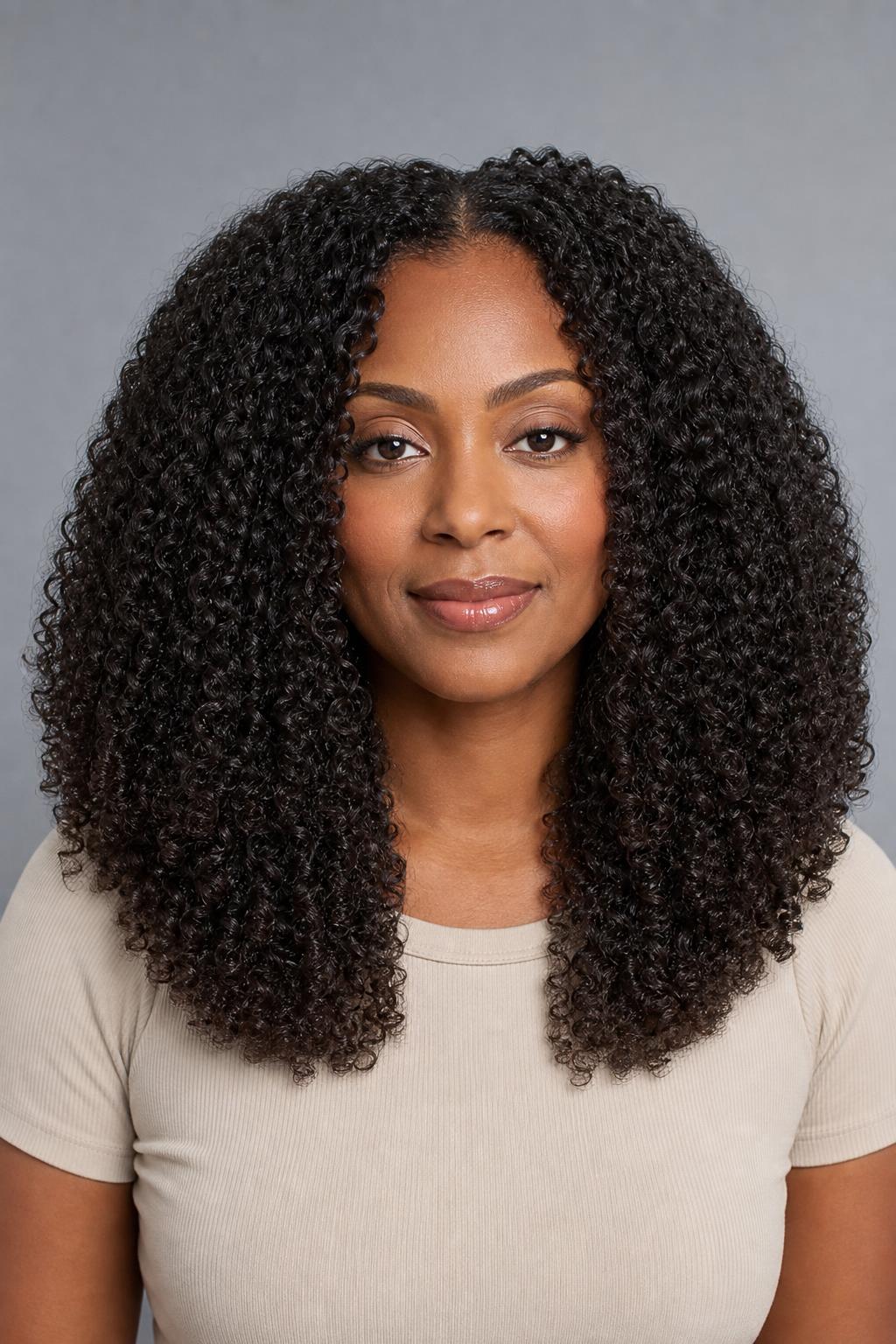 U-Shaped Curly Cut Keeping the Perimeter Full and Wide