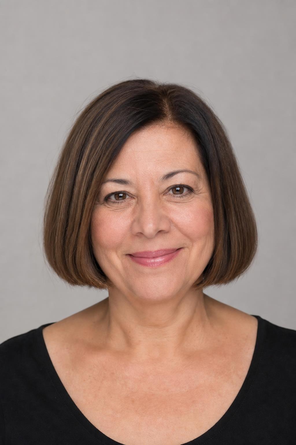 Jaw-Length Blunt Bob Cut to One Even Line with a Solid Bottom Edge